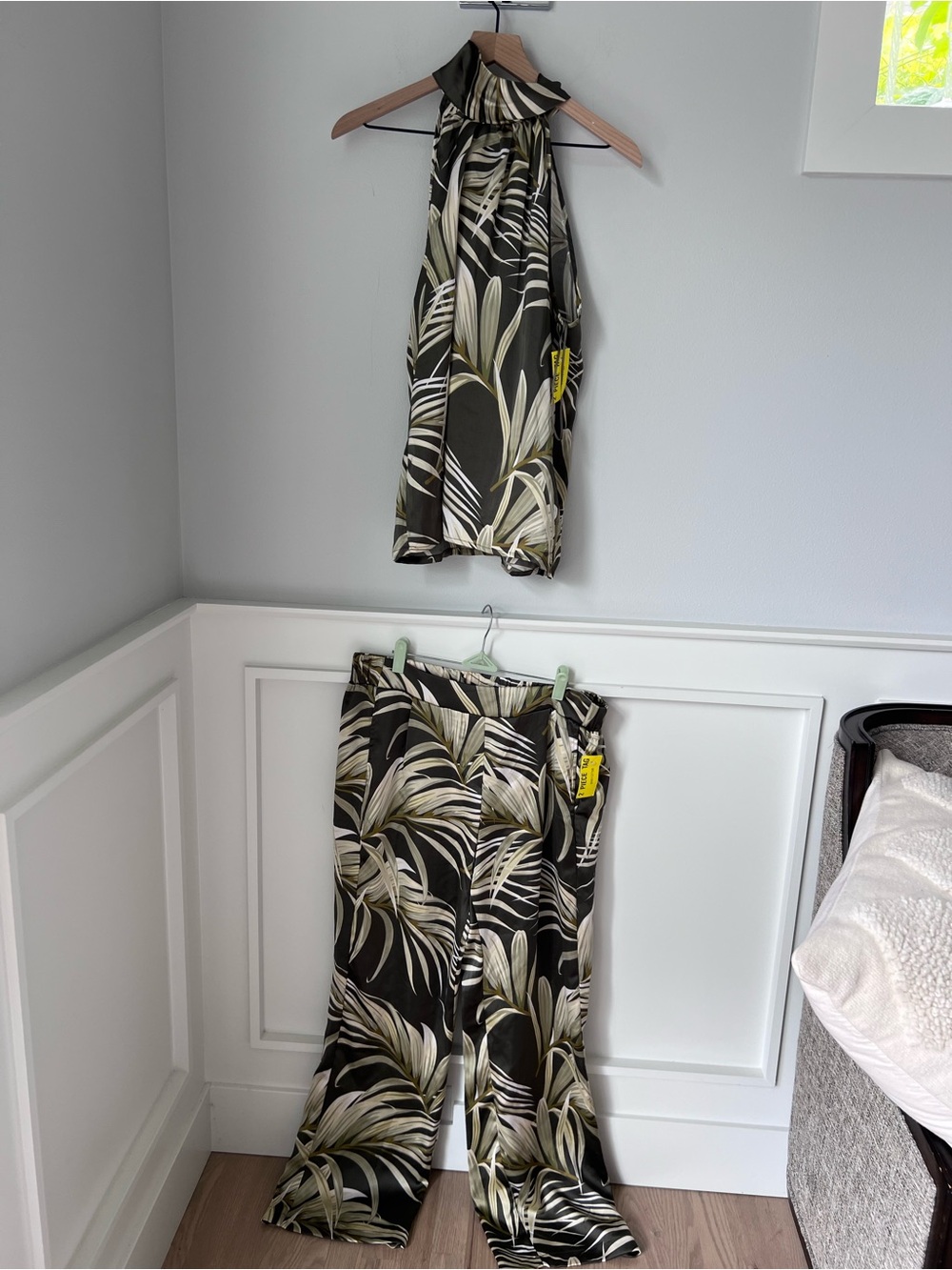 Rachel Zoe Olive, Cream & Black Leaf Print Halter Set wide leg xL